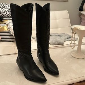 Ladies western style boot with inner side zip, black, size 6